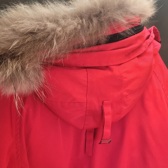Canada Goose Bomber. Size M. Red. Excellent condition. Thick full down. - Picture 2 of 16
